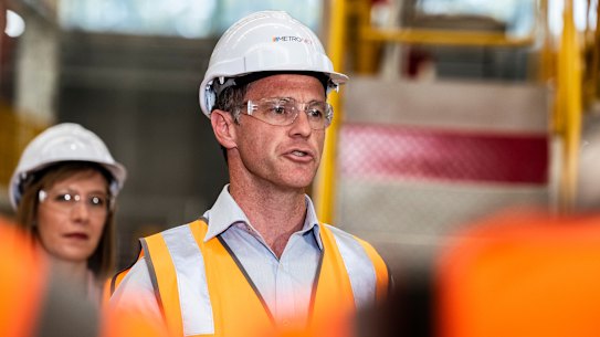 Chris Minns touring infrastructure in Western Australia.