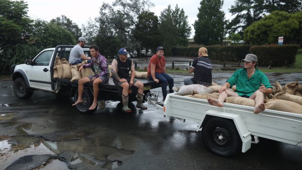 Businesses in Gloucester started sandbagging again after SES door knocked and warned people that flooding was likely to reoccur.