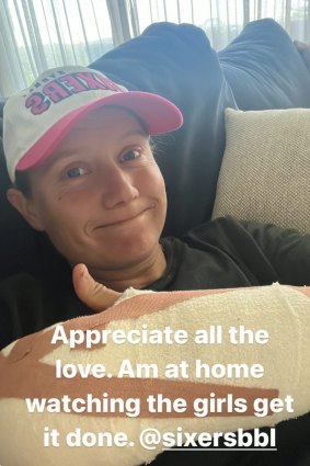 Alyssa Healy posted a photo of herself with bandaged hand to her Instagram story.