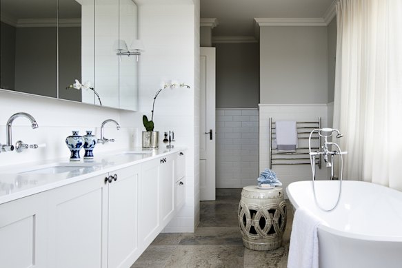 Plenty of storage ensures keeping the bathroom clutter free is straightforward, even if guests drop by at the last minute.