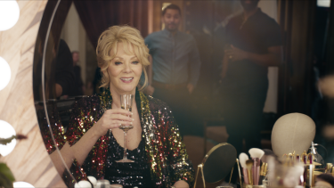 Jean Smart stars as stand-up legend Deborah Vance in Hacks. 