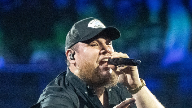 The Grammy-nominated country star making audiences feel at home – even in a stadium