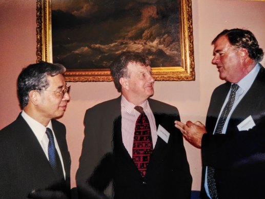  Neville Meaney with Kim Beazley.