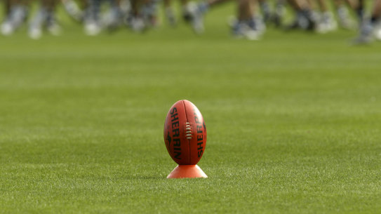 ken060211.001.008.FAIRFAX.melb.s/age sport  AFL. geelong cats intra club pactice match at skilled stadium.  shows  were geelong trying to entice ben graham to return? SPECIAL 111

generic sherrin AFL football ball
