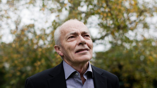 Les Carlyon died aged 76 on Monday.