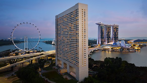 The Ritz-Carlton, Millenia Singapore is superbly located at Marina Bay, site of some of the city state’s foremost attractions.
