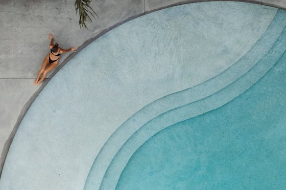 A piscina aquecida de magnésio no Bower Byron Bay.