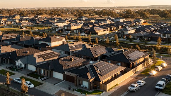 Land sales to would-be homebuyers across Melbourne slumped by 6 per cent in the third quarter.