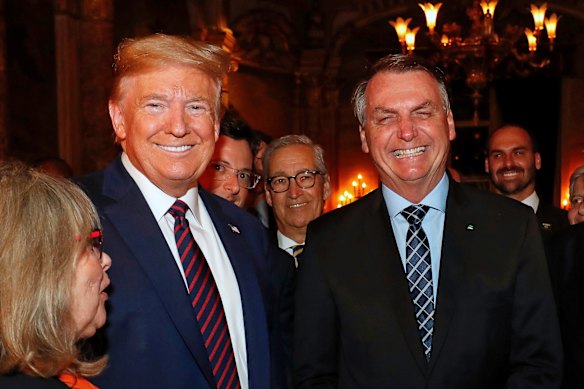 Trump com Bolsonaro em Mar-A-Apple em 2022.