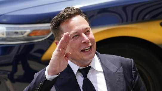 Elon Musk is now showing his social media muscle.