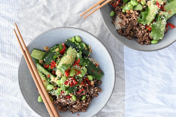 These sticky beef bowls are quick to make and packed with flavour.
