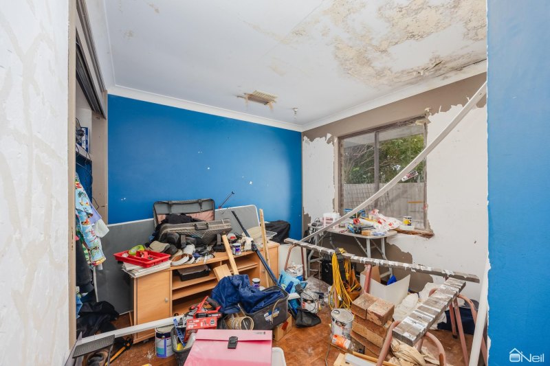 Red hot: Trashed Kelmscott house sells for $100,000 over asking price