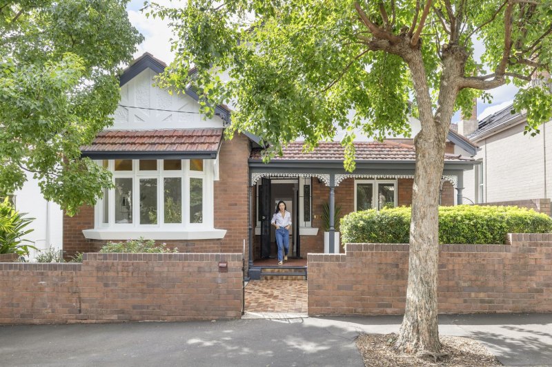 Neighbour beats eight others to snap up stately $4.7m Glebe bungalow