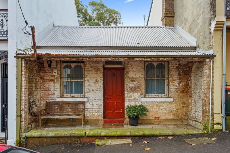 Surry Hills cottage in need of a reno snapped up for $1.35 million at hot auction
