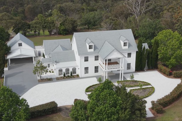 Kyle Sandilands sued by builders over mansion reno