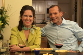 Tony Abbott enlisted the help of his daughters when he cooked a meal for Annabel Crabb in Kitchen Cabinet.