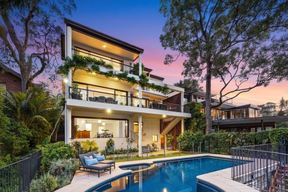 The Cremorne waterfront home of Yvonne and Keith Walter was sold for $15 million.