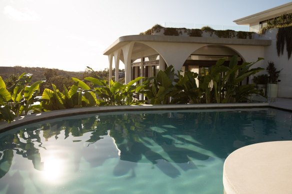 The magnesium pool has a swim-up bar.