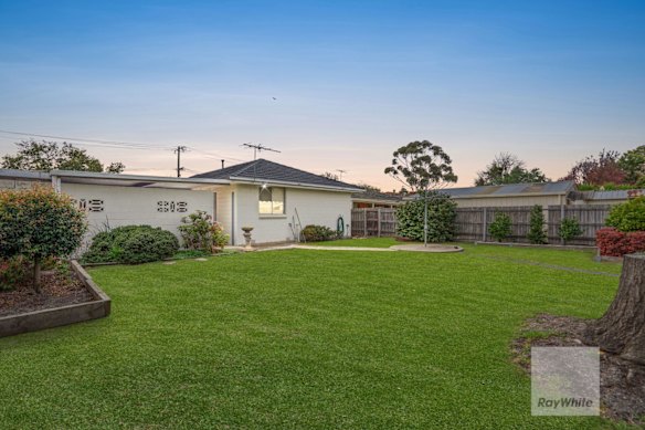 Sunbury property sold for $ 705,000.