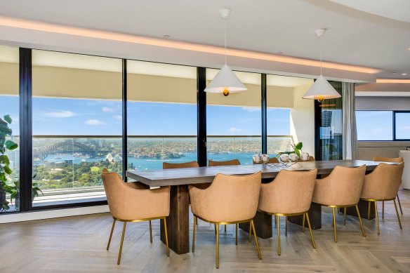 The Horizon sub-penthouse owned by Francesca Packer Barham was listed with $32 million hopes.