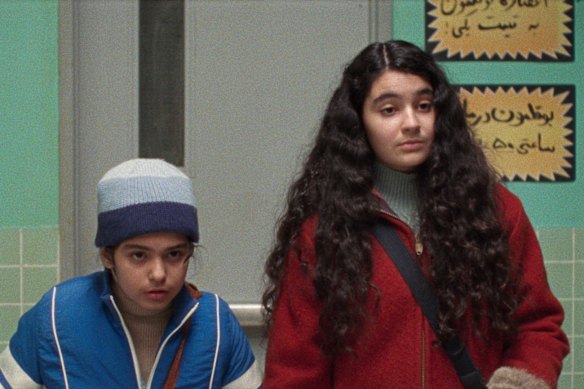 Rojina Esmaeili and Saba Vahedyousefi find a banknote stuck in ice in one of the film’s subplots.