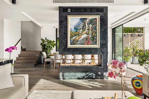 A Vaucluse home with knockout views has been offered to the market.