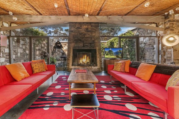Floor-to-ceiling windows are a trademark Boyd feature.