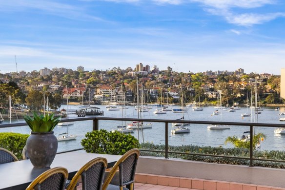 Beryl and Denis Cubis are selling their Kirribilli waterfront apartment after almost 30 years.
