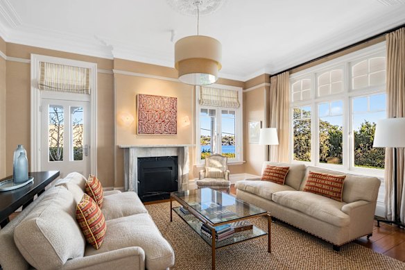 O casal de banqueiros Joanne Spillane e Mark Wilson vendeu sua casa em Greenwich por cerca de US$ 14 milhões.