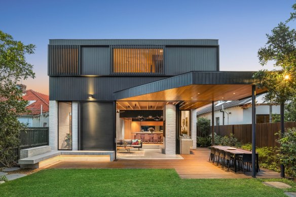 This North Bondi house was sold for about $17.5 million to Andrew Findlay, chief at boutique investment advisory Antipodes.
