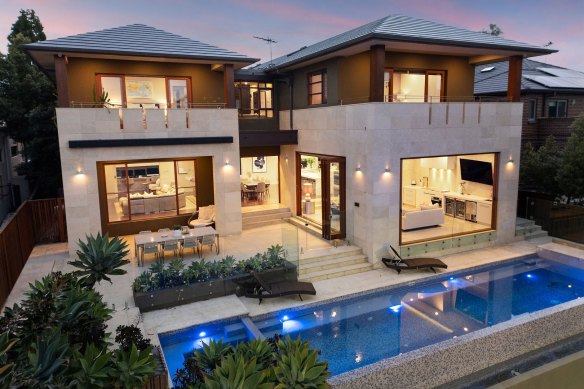 The previous suburb record was $12.1 million. 