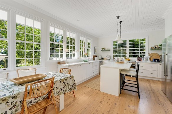 Samantha Armytage has sold her weatherboard cottage in Moss Vale in the Southern Highlands for a figure within the $2.1 million to $2.3 million guide.