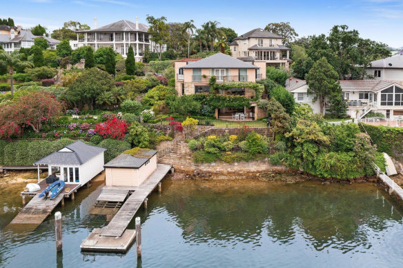 Despite the drop in clearance rates, high-end homes continue to sell. 