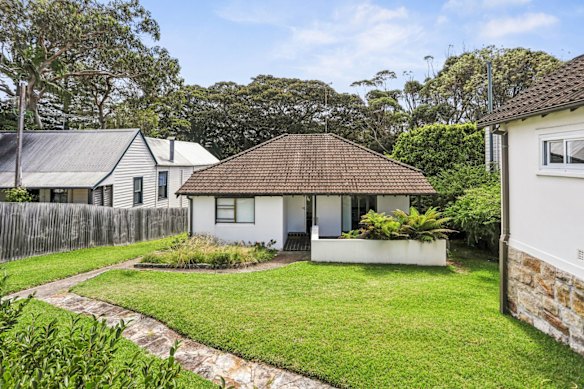The Watsons Bay blank canvas sold to Ariel Hendler.