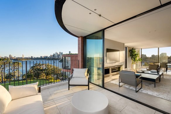 
Rich Lister Sam Kennard, the chief executive officer of Kennards Self Storage, has emerged on settlement documents as the buyer of a $10 million abode in Kurraba Point. 