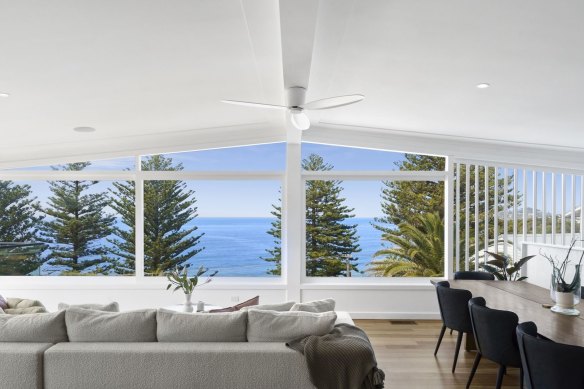 The Bilgola Beach house known as Serpentine House has sold for $6.75 million.