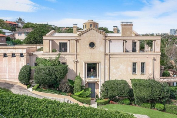 Tarrant is the Andre Porebski-designed residence built in the 1980s for the late Andrew Gibbons.