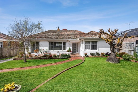 This home in Geelong’s Hamlyn Heights sold for $750,000.