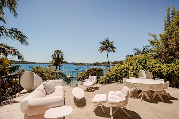 It was left to local sources to reveal a price guide of $60 million to $60 million, with the listing agent declining to comment.