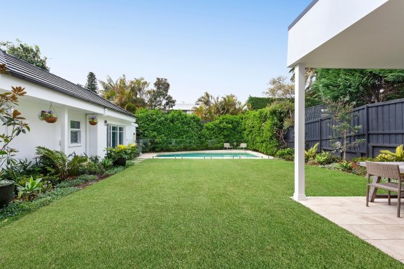 The Bellevue Hill home of James Hodgman and Nikki Crebar last traded in 2014 for $3 million.