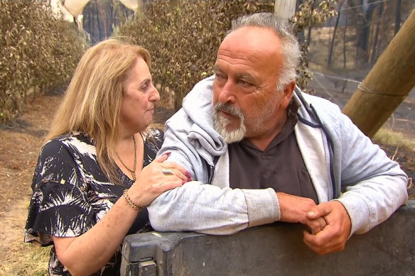 Margaret and Simon Tadrosse have vowed to rebuild after the Blue Mountains bushfires swept through their orchards,  the Bilpin Fruit Bowl. 