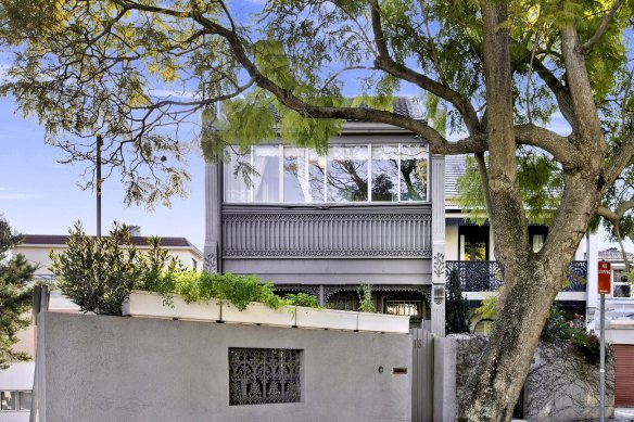 The home has views of the Royal Randwick Racecourse.