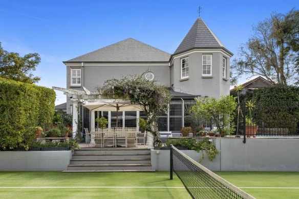 3 Nindethana Street, Indooroopilly.