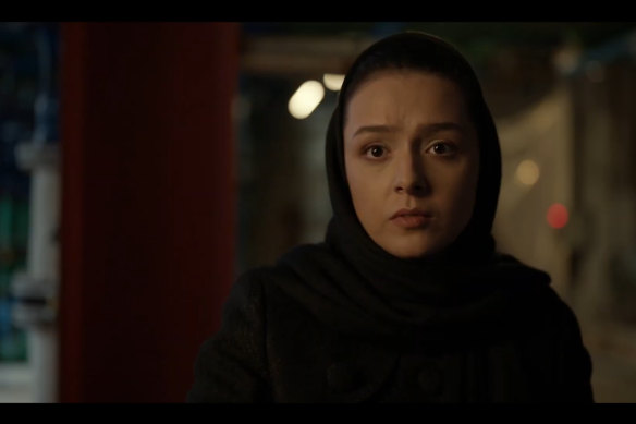 Taraneh Alidoosti plays Farzaneh,  a young driving instructor, and her doppelganger, Bita.