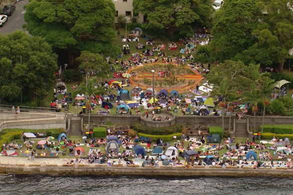 Crowds build along Sydney Harbour on New Year’s Eve.