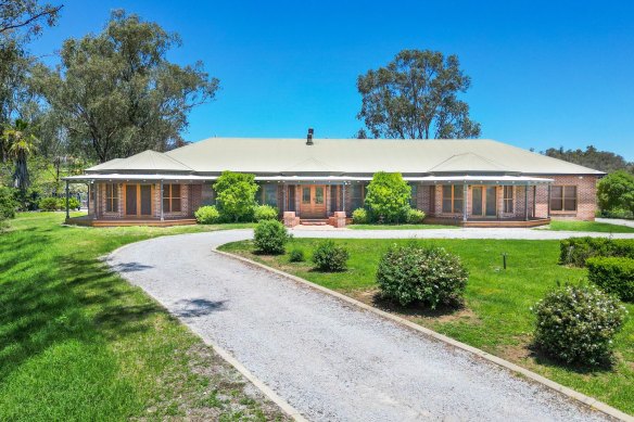 The former family home of Natalie and Barnaby Joyce on the outskirts of Tamworth.