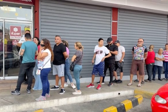 Queues have been forming at stores and service stations in Barquisimeto, Venezuela.