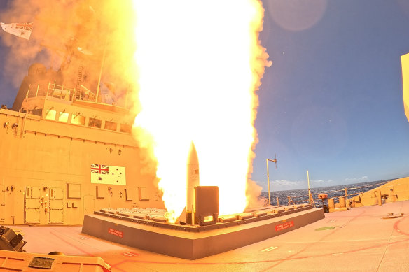 HMAS Sydney fires Royal Australian Navy’s first Standard Missile 6 (SM-6) near Hawaii during Exercise Pacific Dragon 2024.