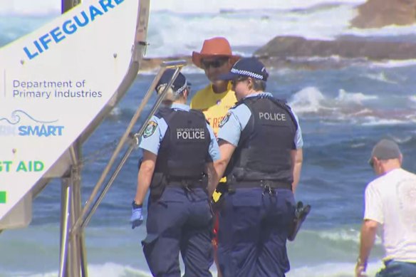 Cronulla drowning: Man dies and two others pulled from water