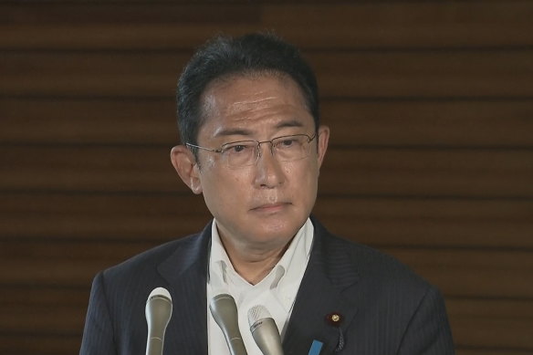 Japanese Prime Minister Fumio Kishida speaking to the media after the shooting of former PM Shinzo Abe.